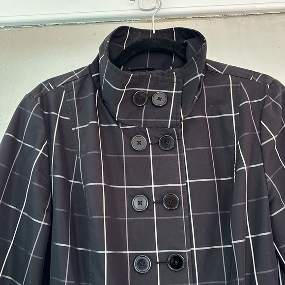 Trench coat with windowpane design. - Picture 3 of 7